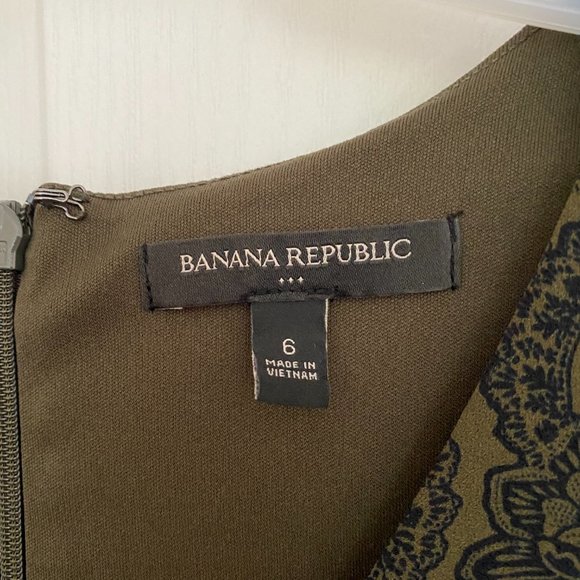 Pretty Paisley Dress - Picture 3 of 11